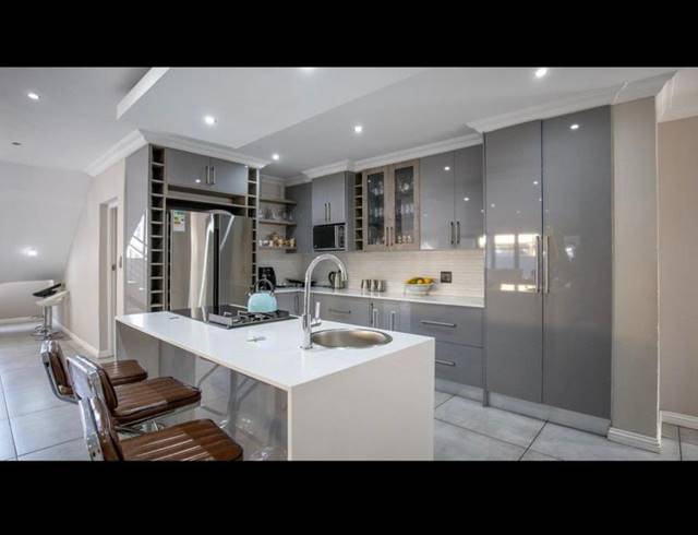 5 BEDROOM HOUSE FOR SALE IN HESTEAPARK